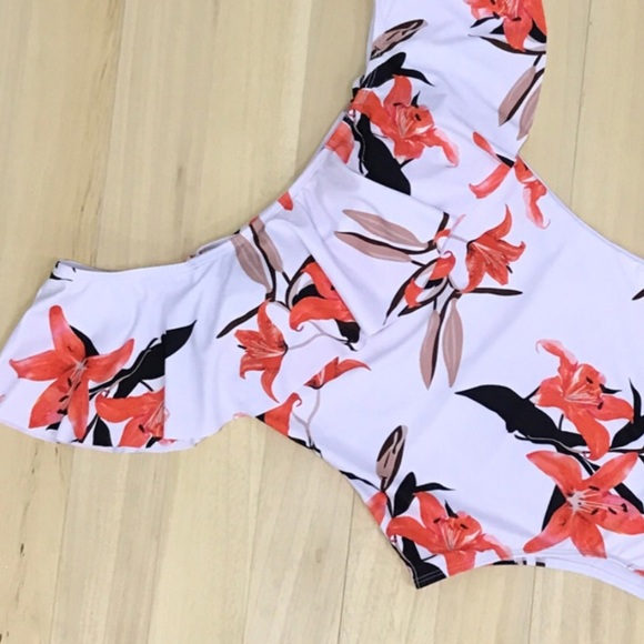 LAST 1 5 STAR RATED - Off The Shoulder Ruffled Swimsuit - Picture 4 of 5